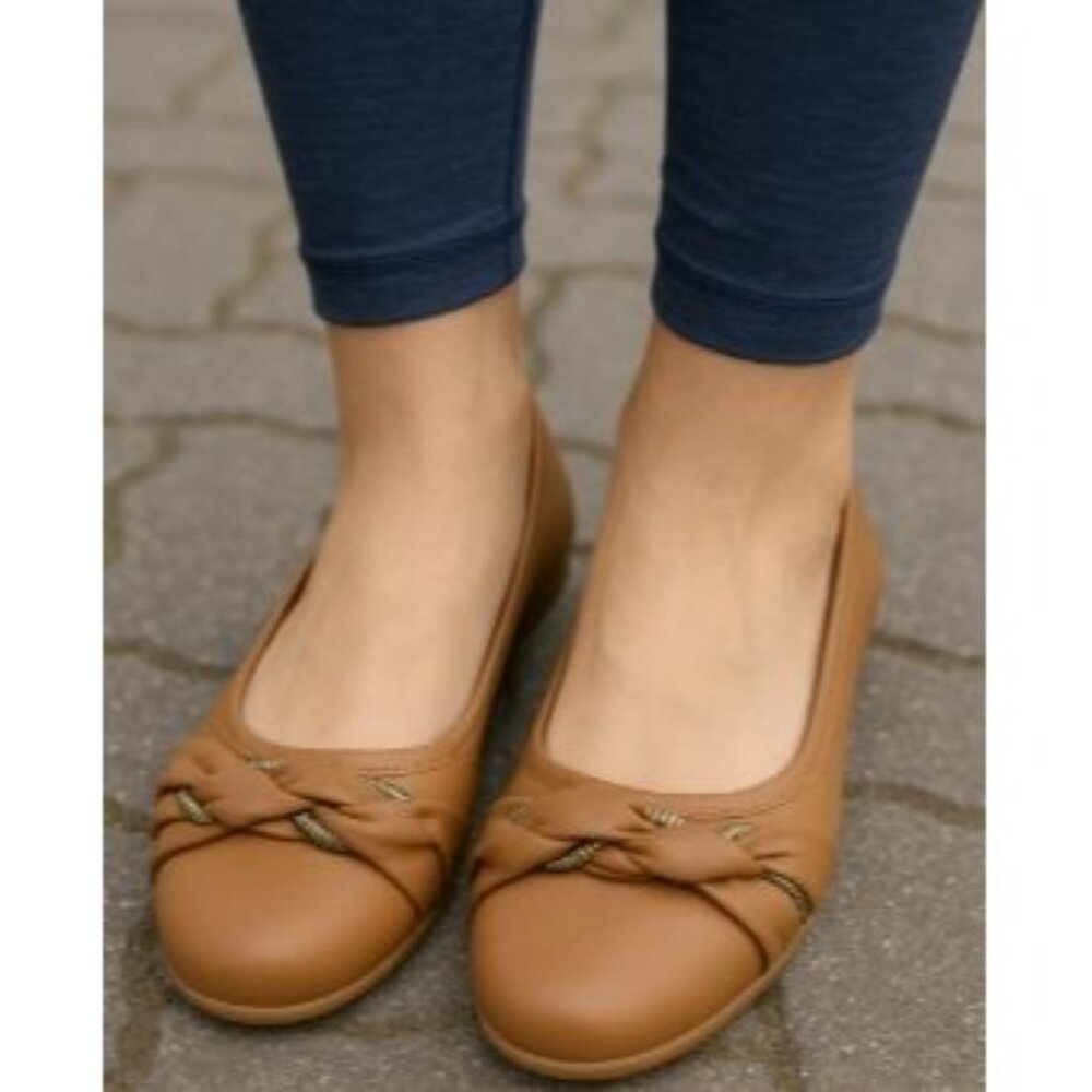 Baretrapse Size 11M Comfort Slip-On Shoes Braided Detail Padded Insole Beige